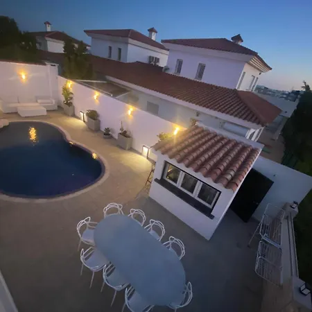 Holiday home Higueron