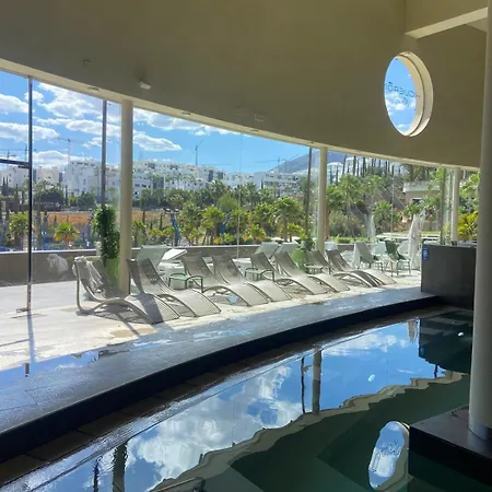 Boutique Higueron * فوينخيرولا